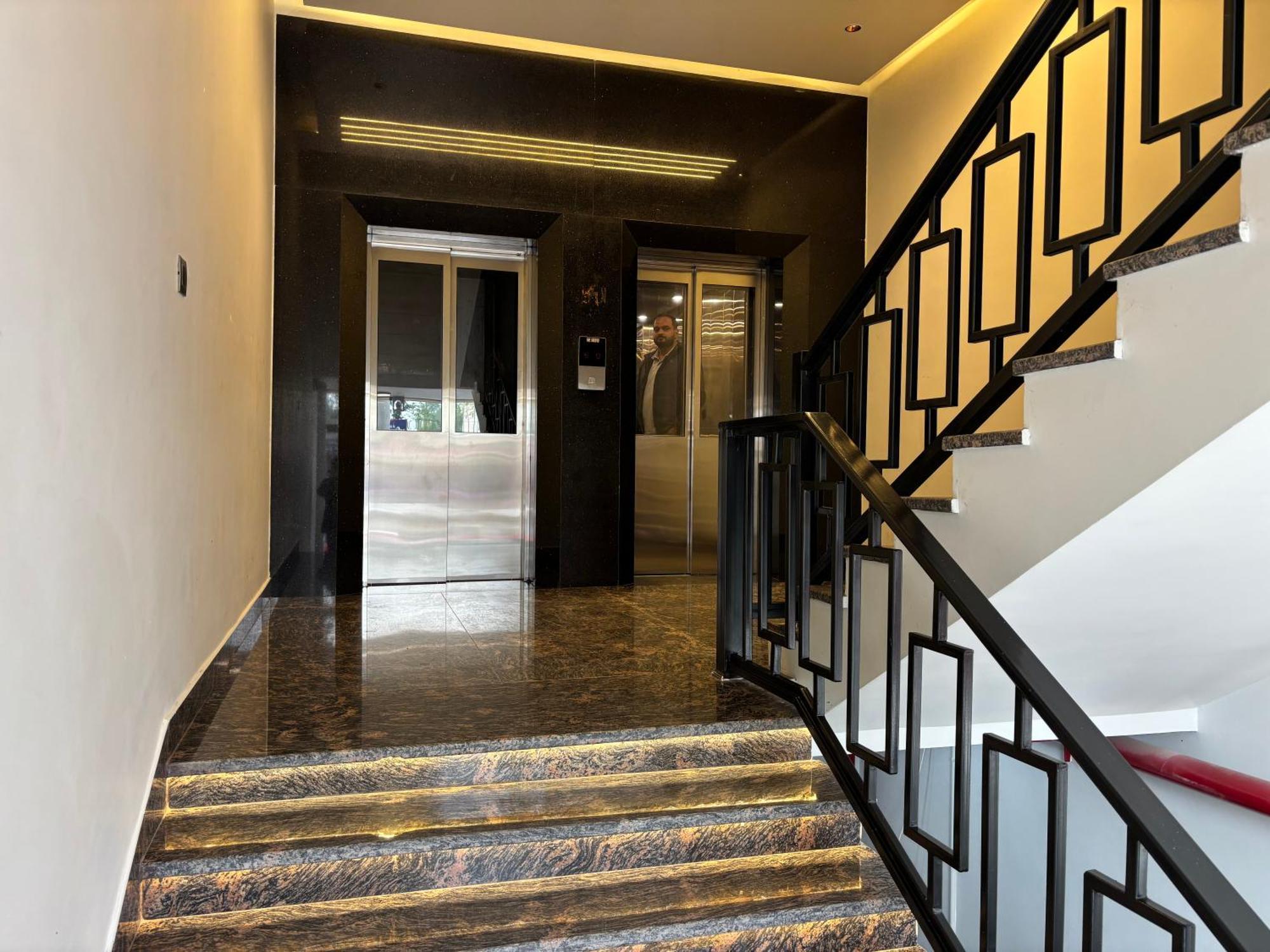 Hotel The Crown Inn Jhunjhunu Екстер'єр фото