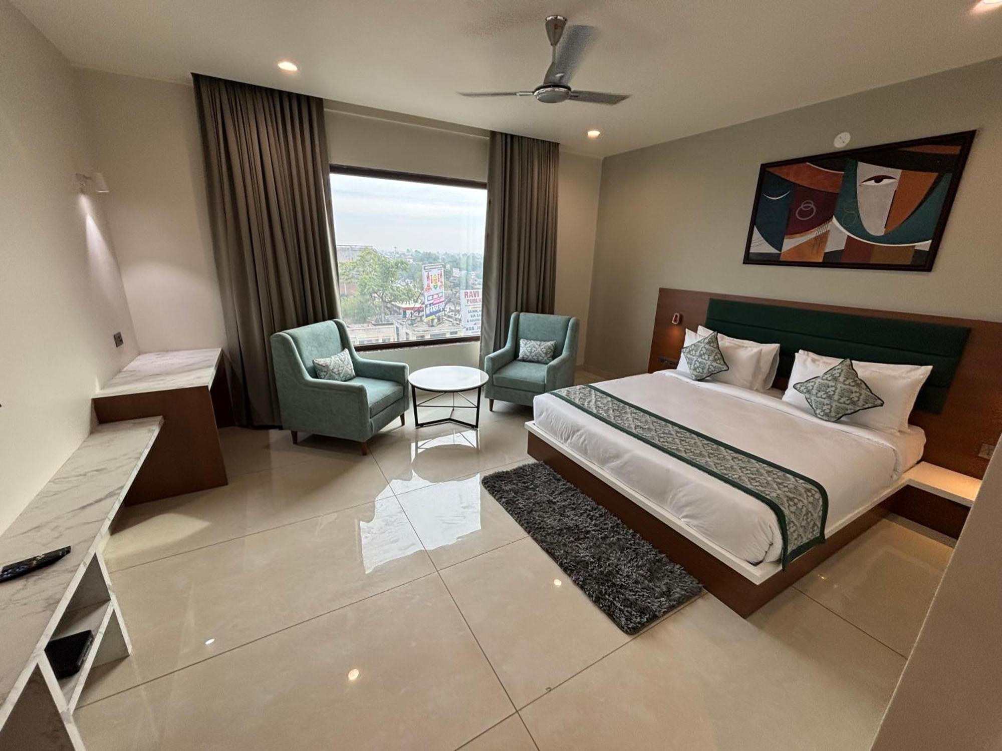 Hotel The Crown Inn Jhunjhunu Екстер'єр фото