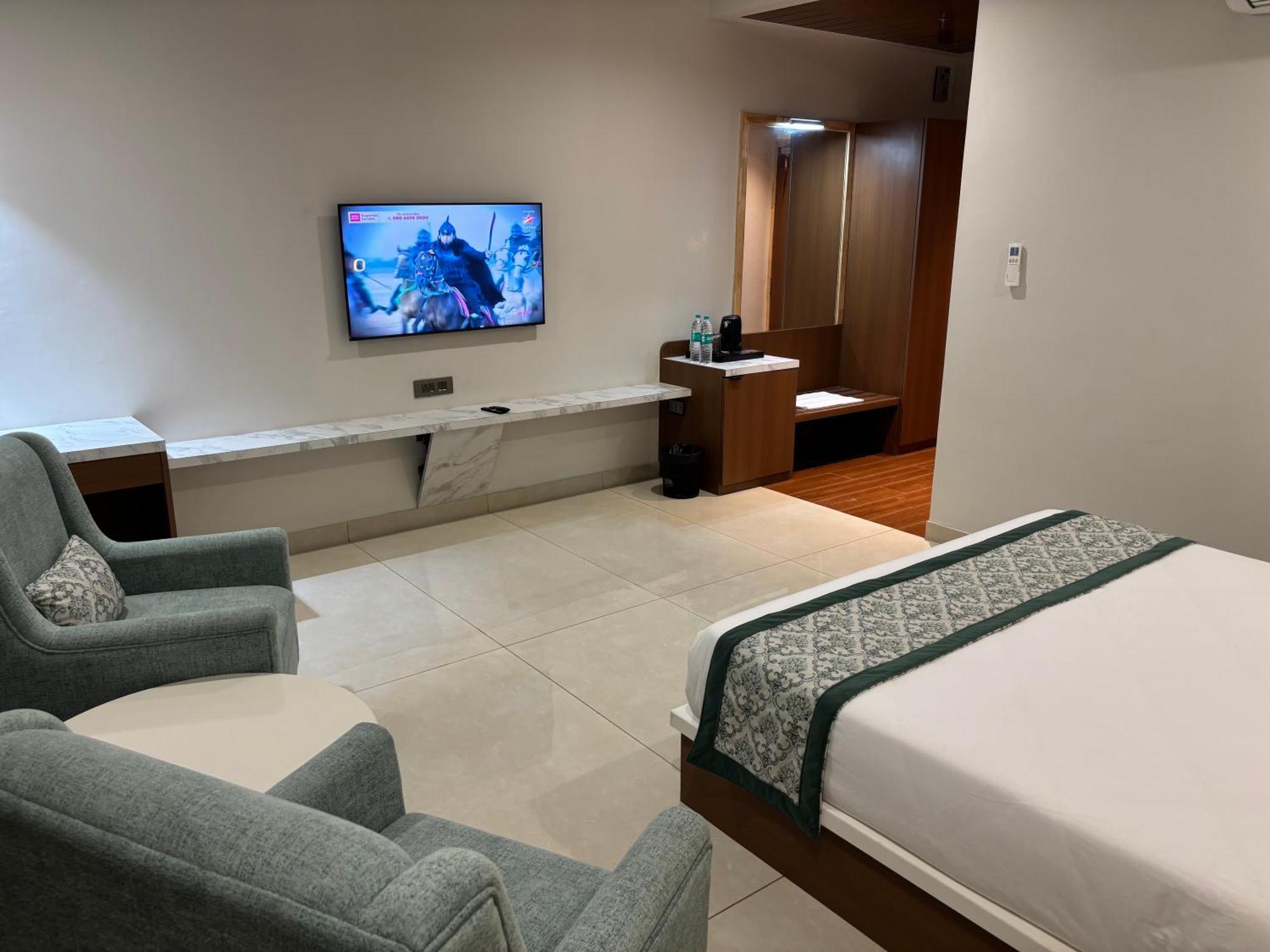 Hotel The Crown Inn Jhunjhunu Екстер'єр фото