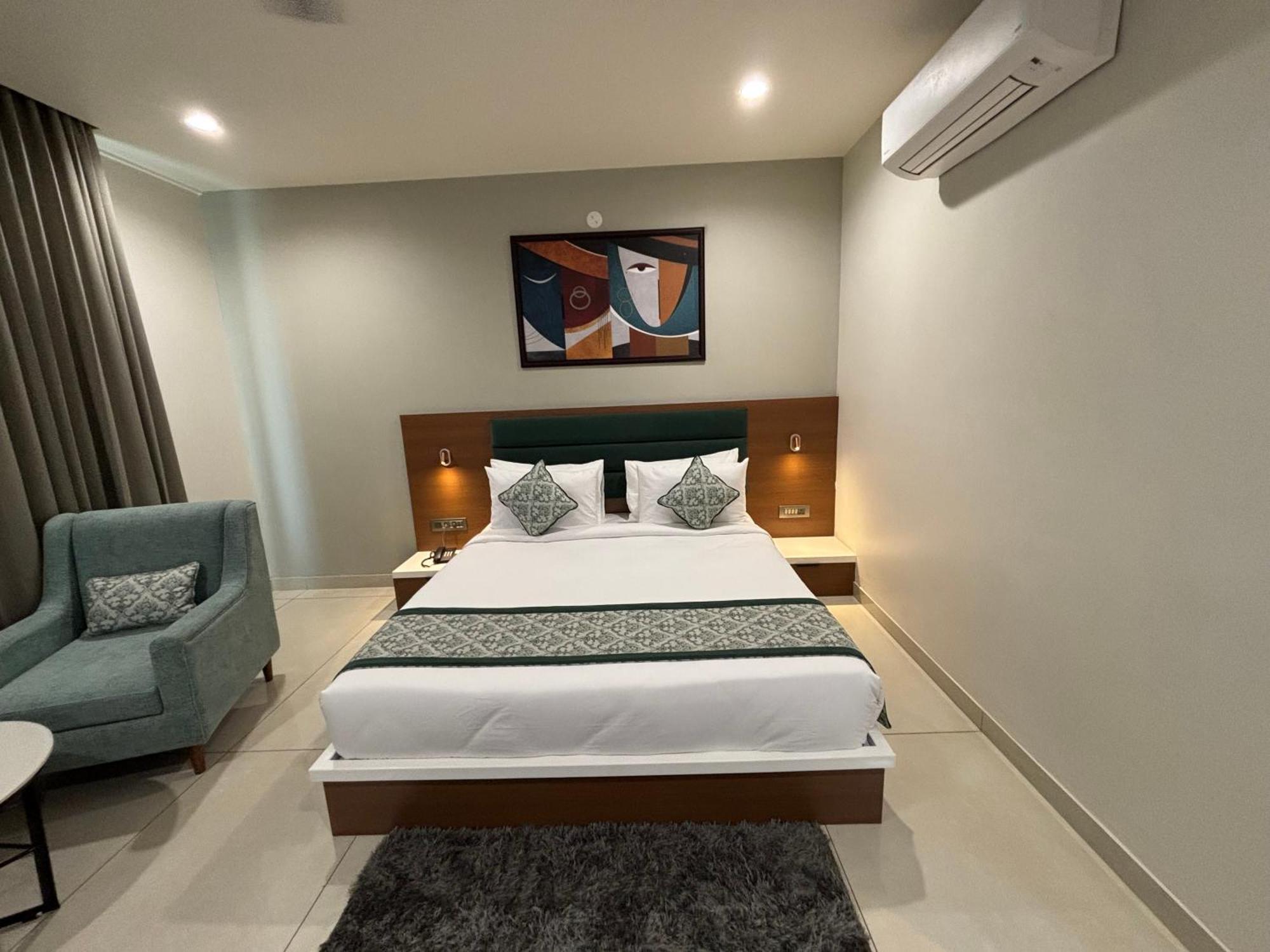 Hotel The Crown Inn Jhunjhunu Екстер'єр фото