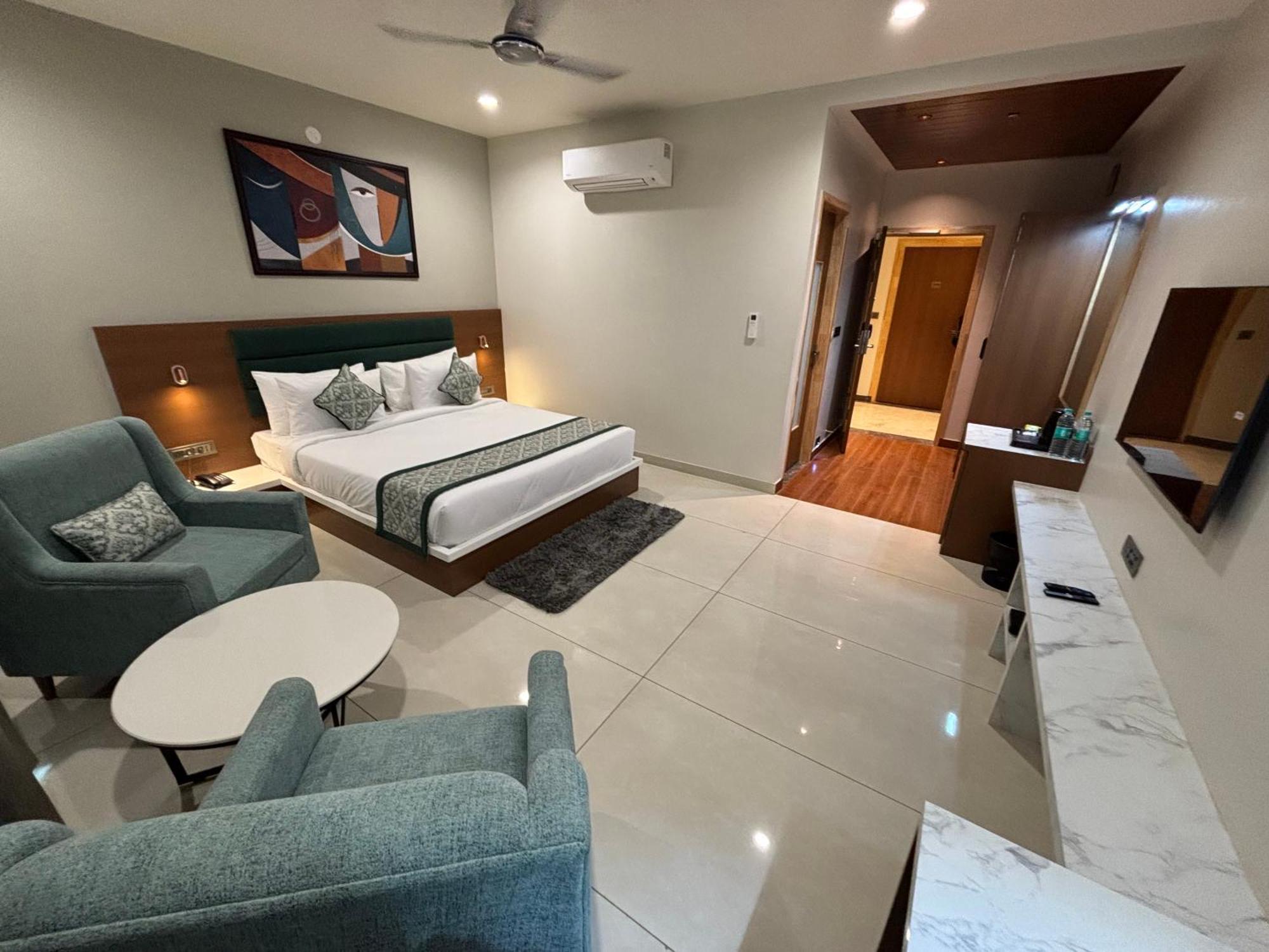 Hotel The Crown Inn Jhunjhunu Екстер'єр фото