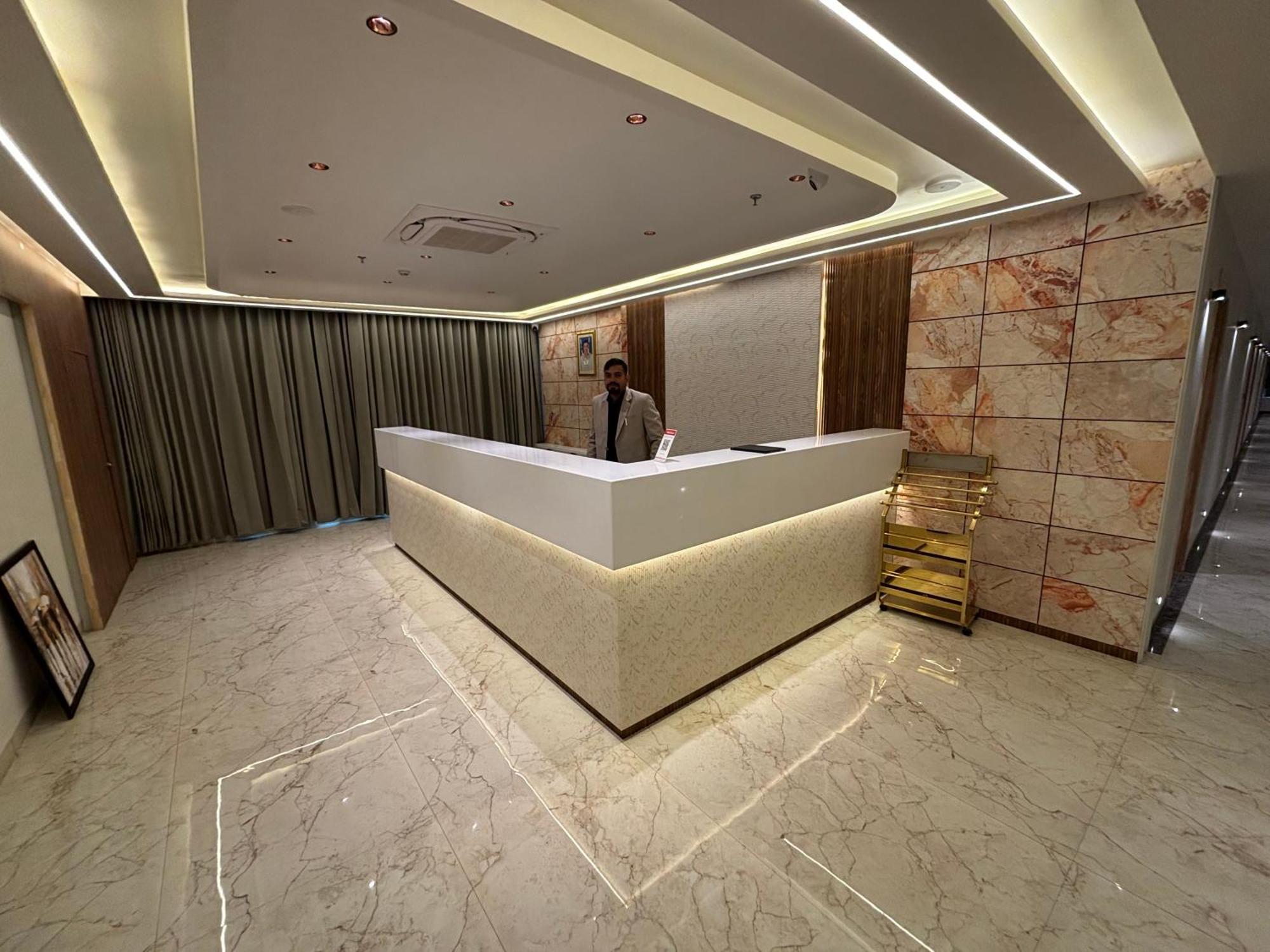 Hotel The Crown Inn Jhunjhunu Екстер'єр фото