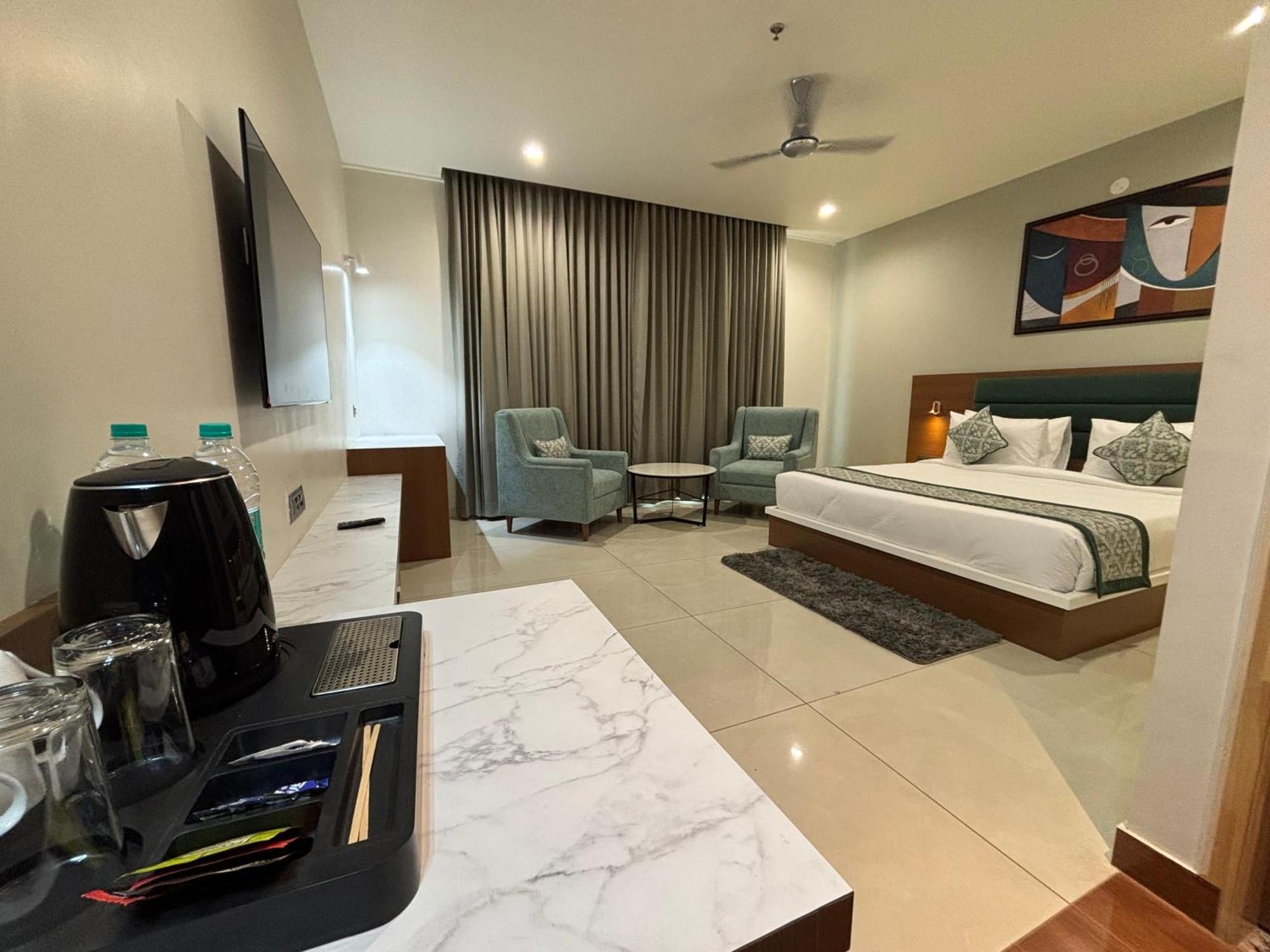 Hotel The Crown Inn Jhunjhunu Екстер'єр фото