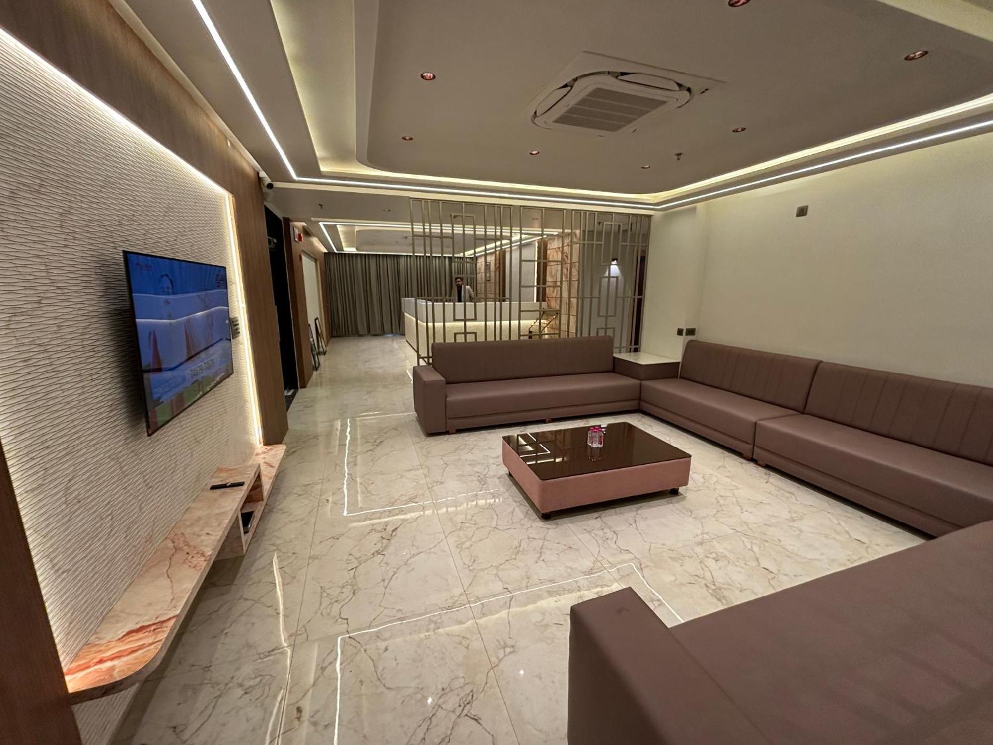 Hotel The Crown Inn Jhunjhunu Екстер'єр фото