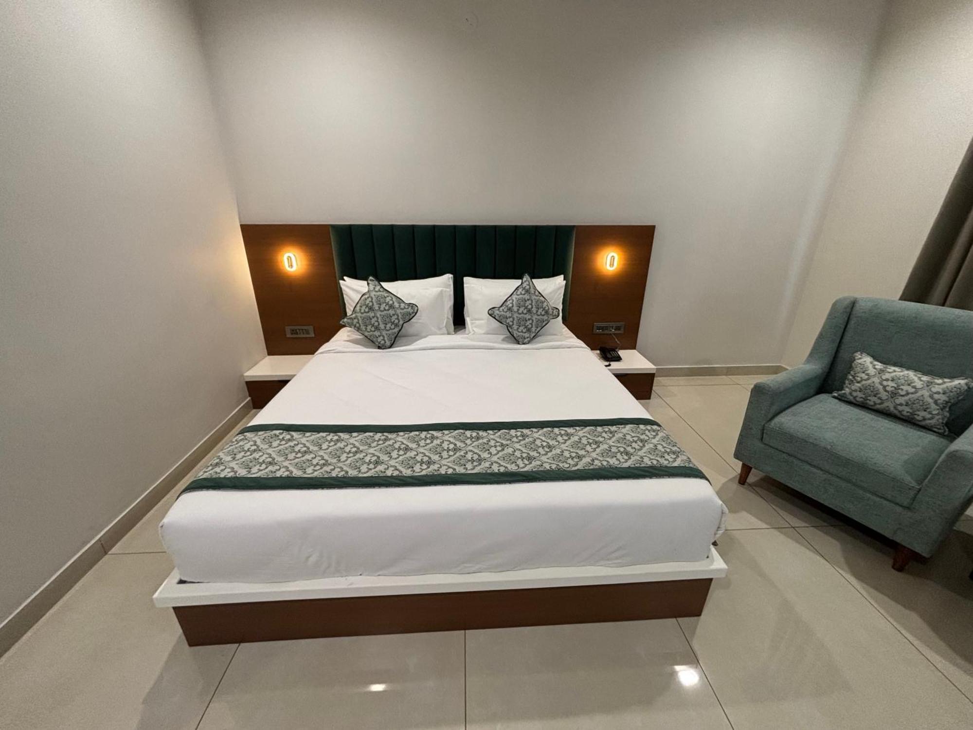 Hotel The Crown Inn Jhunjhunu Екстер'єр фото