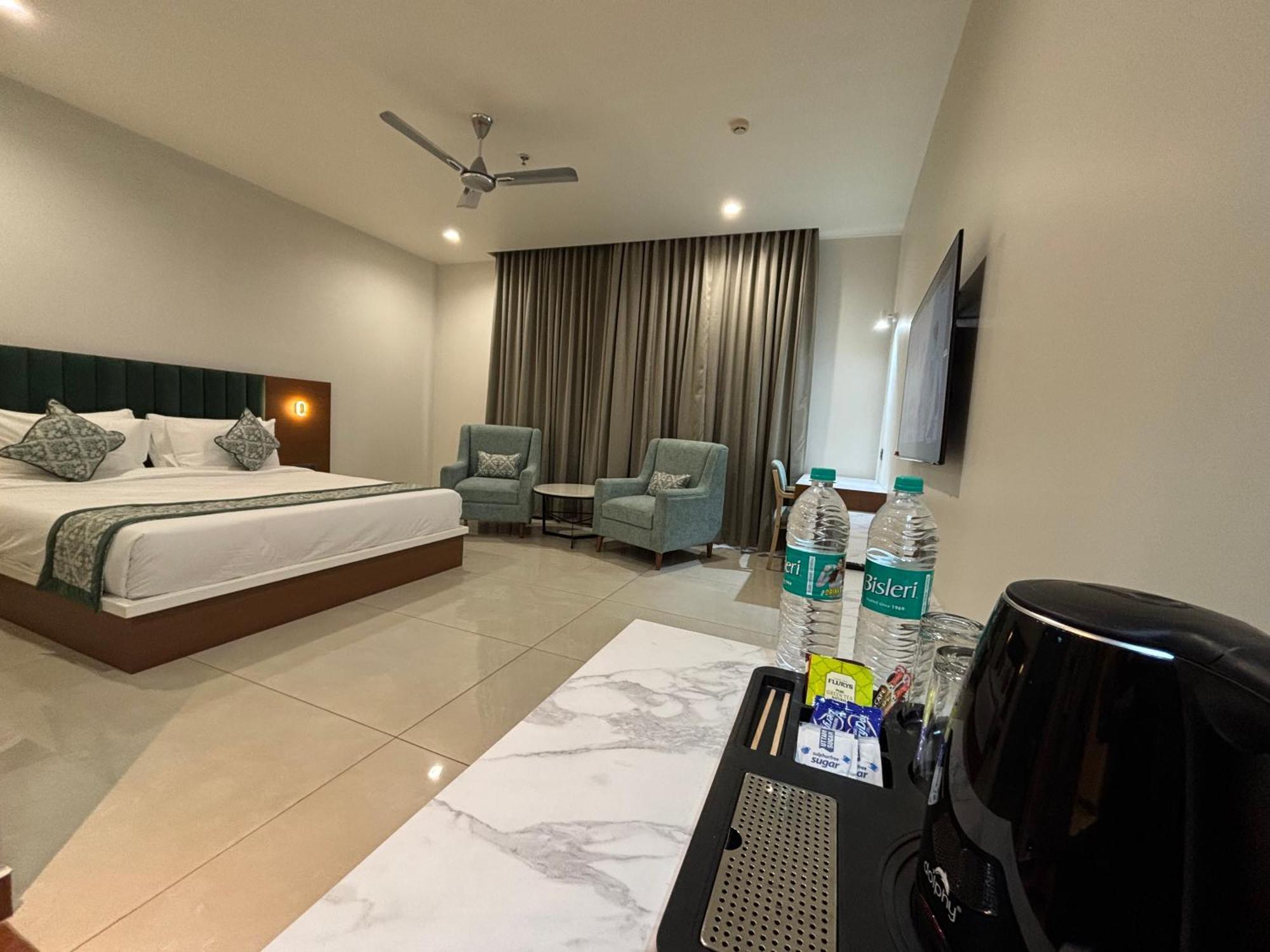 Hotel The Crown Inn Jhunjhunu Екстер'єр фото